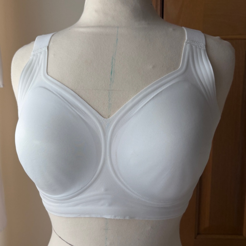 NWT🤍Women's White Seamless Bra🤍